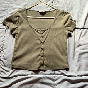 Moss green button down crop top!